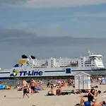 Traveloge Mit Schwimmbad Und Sauna *