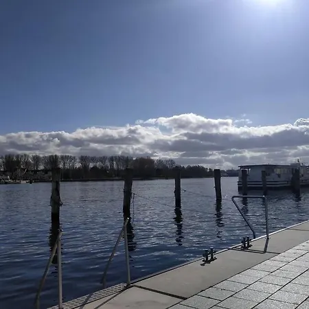 Traveloge Mit Schwimmbad Und Sauna Appartamento