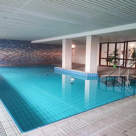 Apartment Traveloge Mit Schwimmbad Und Sauna *