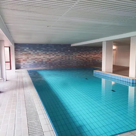 Traveloge Mit Schwimmbad Und Sauna *